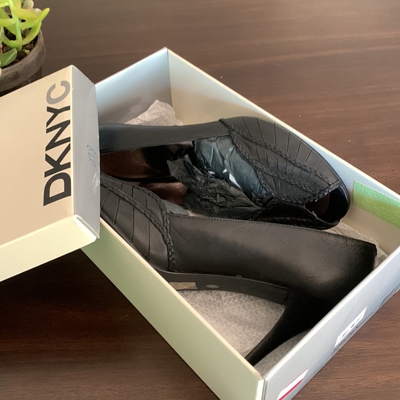 DKNYC Leather Peep Toe Heels - Picture 4 of 12